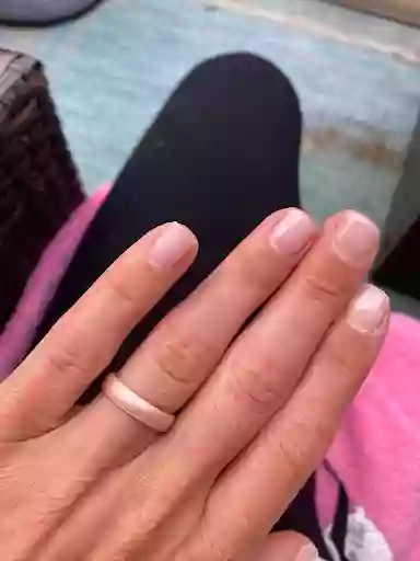 Pretty Nails 2000 Inc