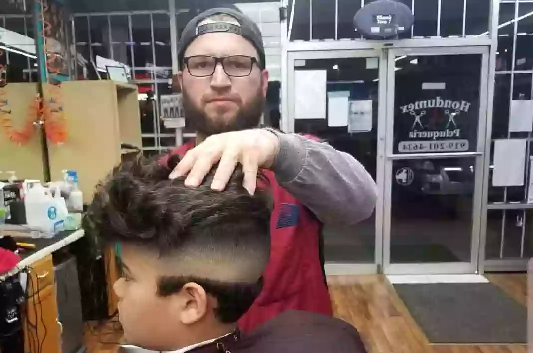 Óscar the barber