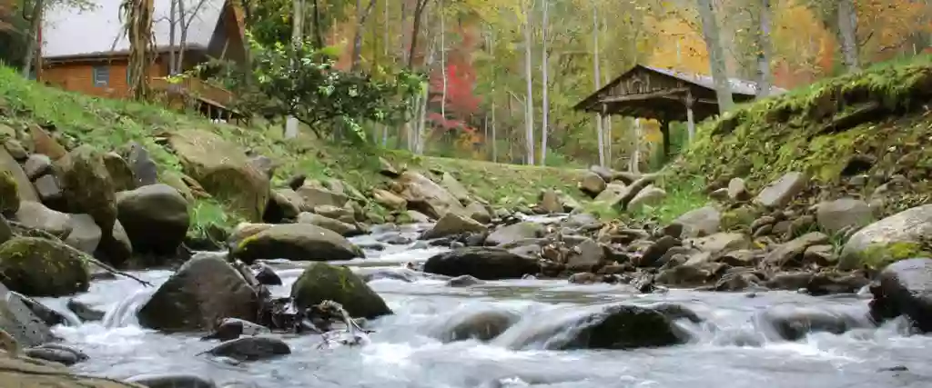 Lands Creek Log Cabins