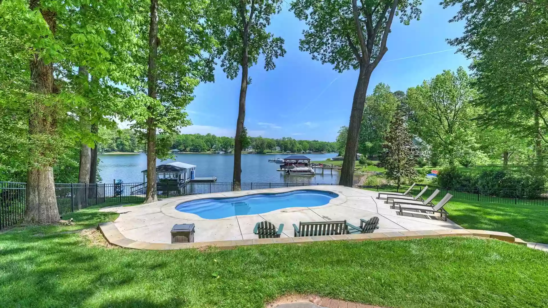 Lakecations - Lucky's Lake House - Lake Norman Vacation Rental