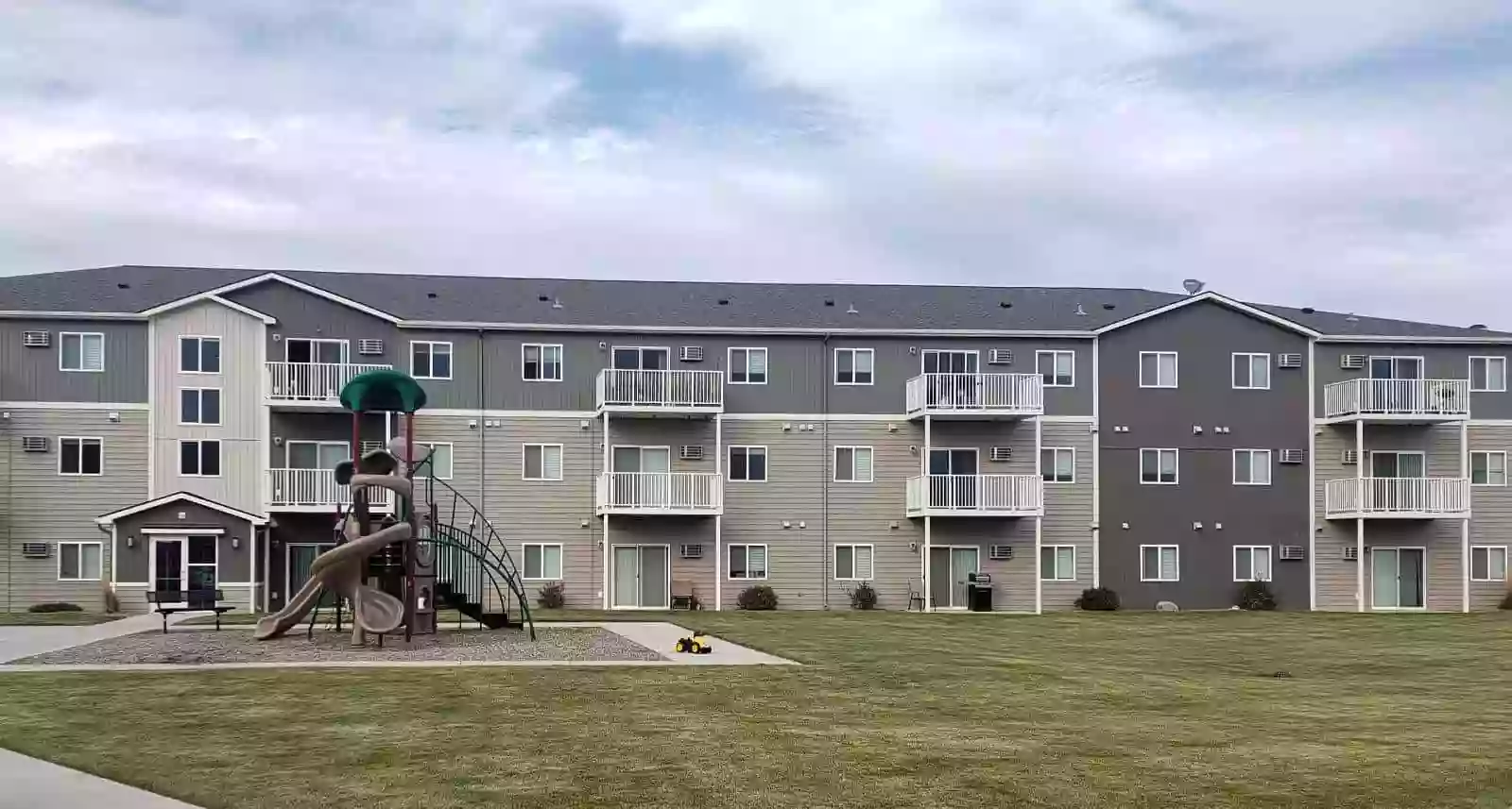 McKenzie Park Apartments - Watford, ND