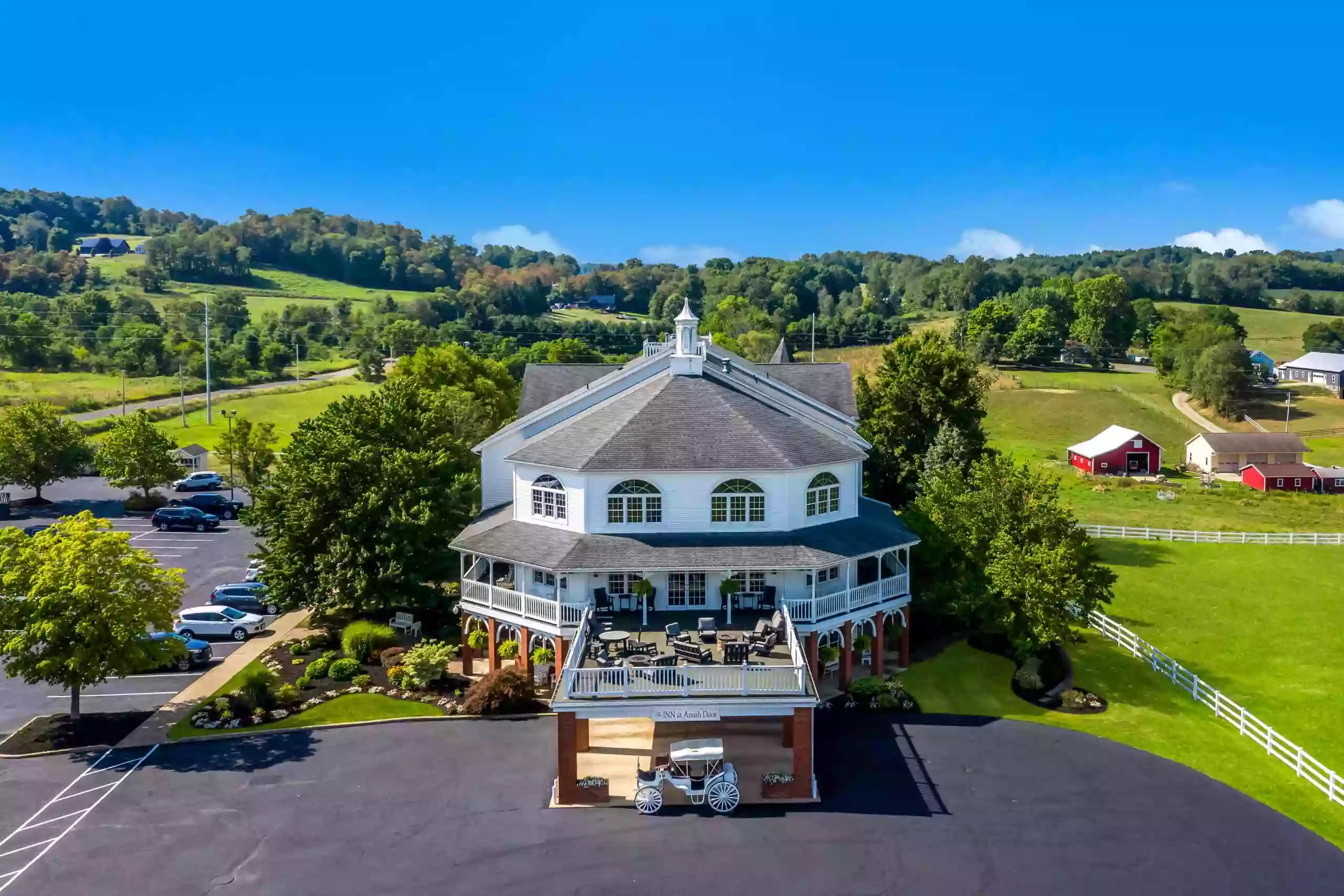 Inn At Amish Door