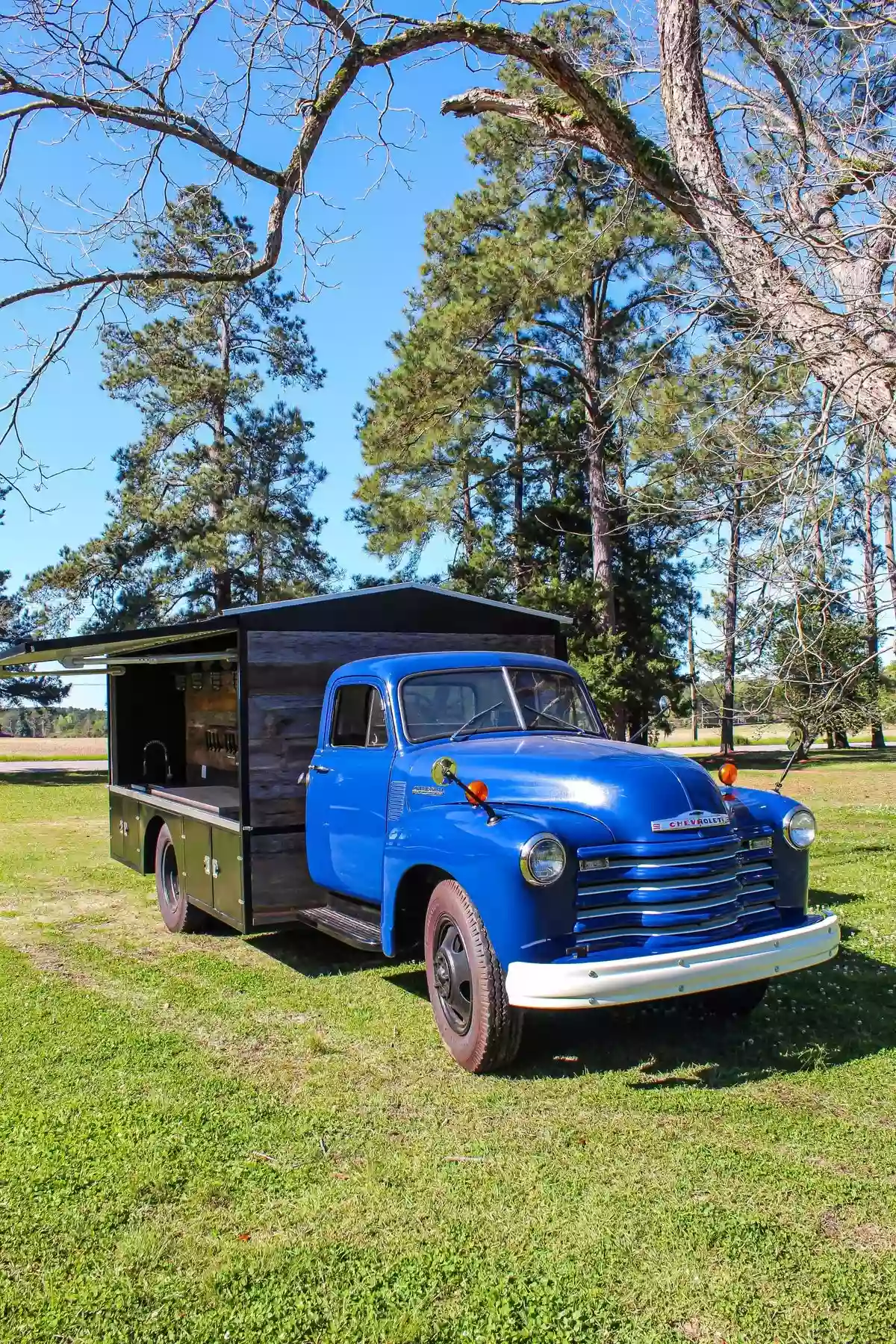 Vintage Saloon (Mobile Bar)