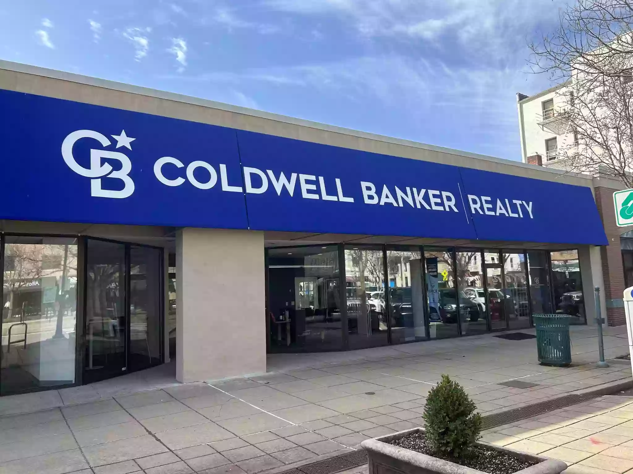 Coldwell Banker Realty - Hyde Park