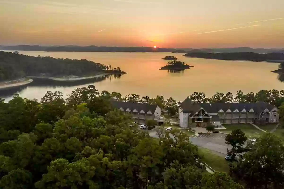 Beavers Bend Lookout Kitchen