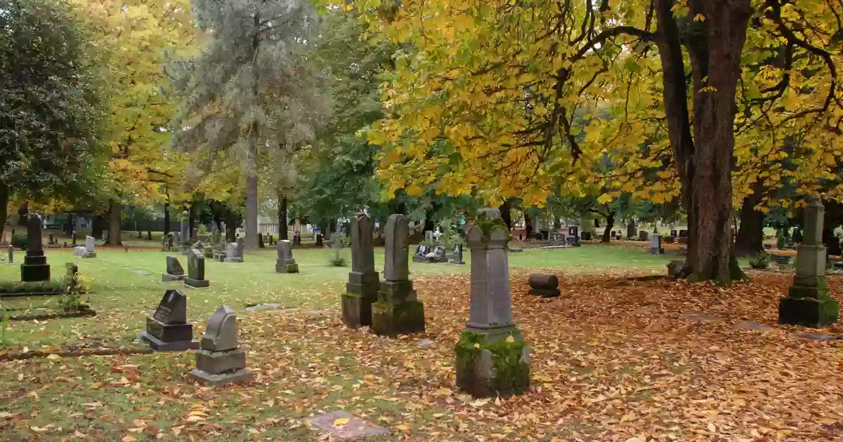 Lone Fir Cemetery