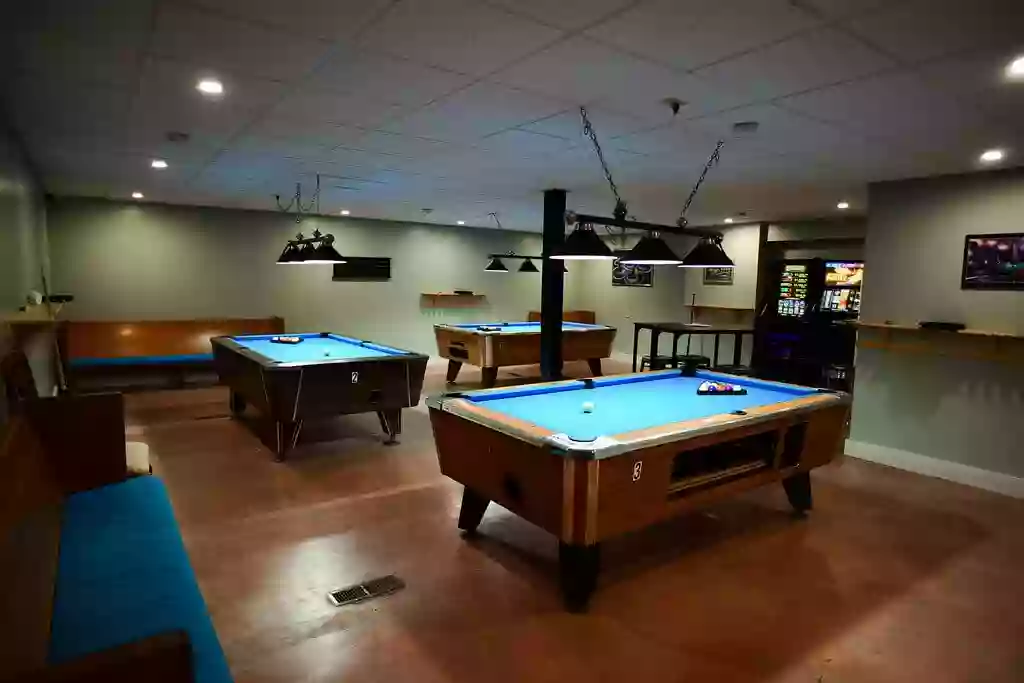 Perry Indoor Golf and Billiards