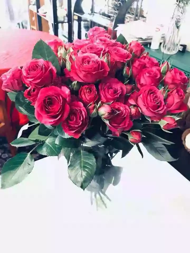 The Rose Queen Florist