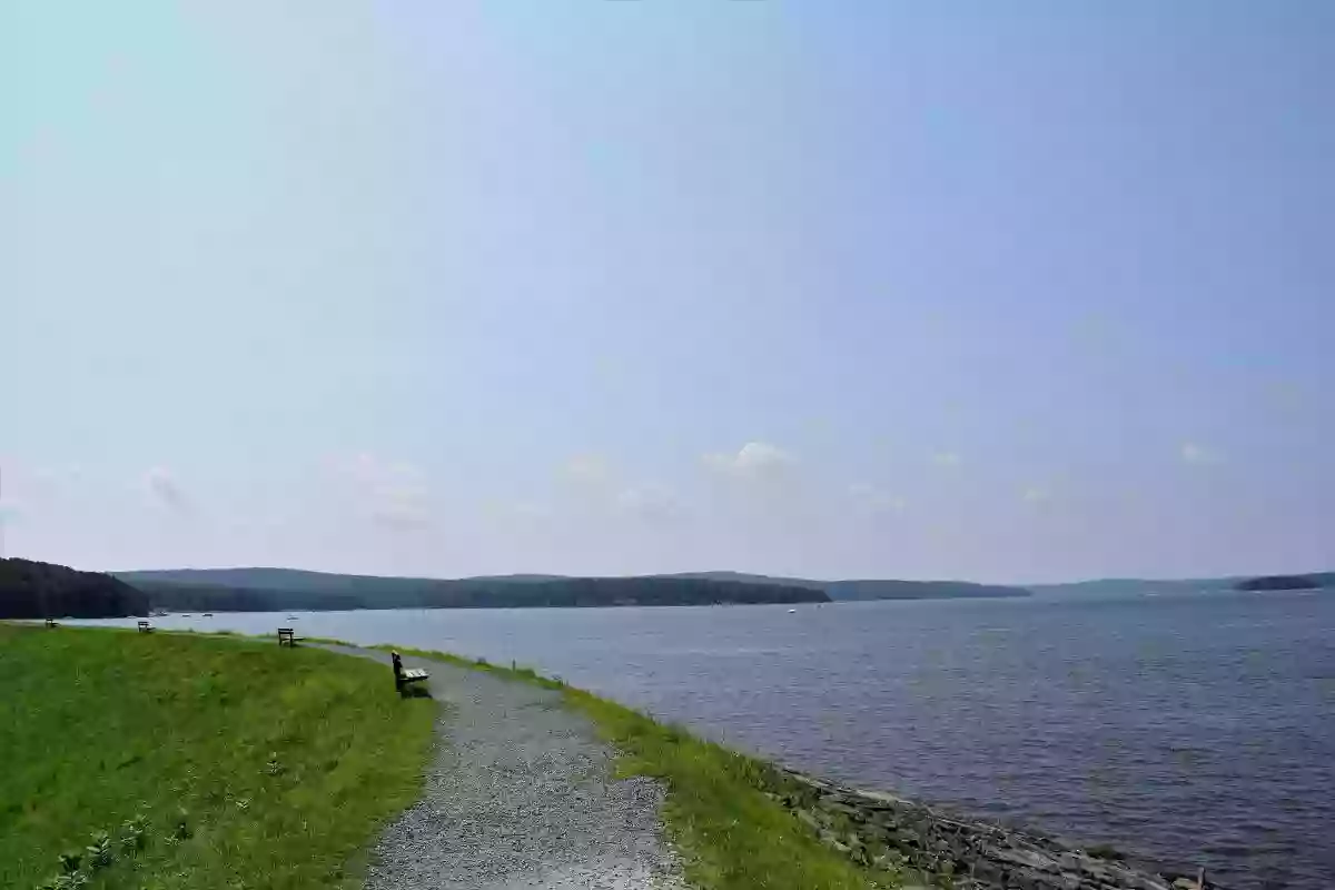 Lake Wallenpaupack Trail Parking