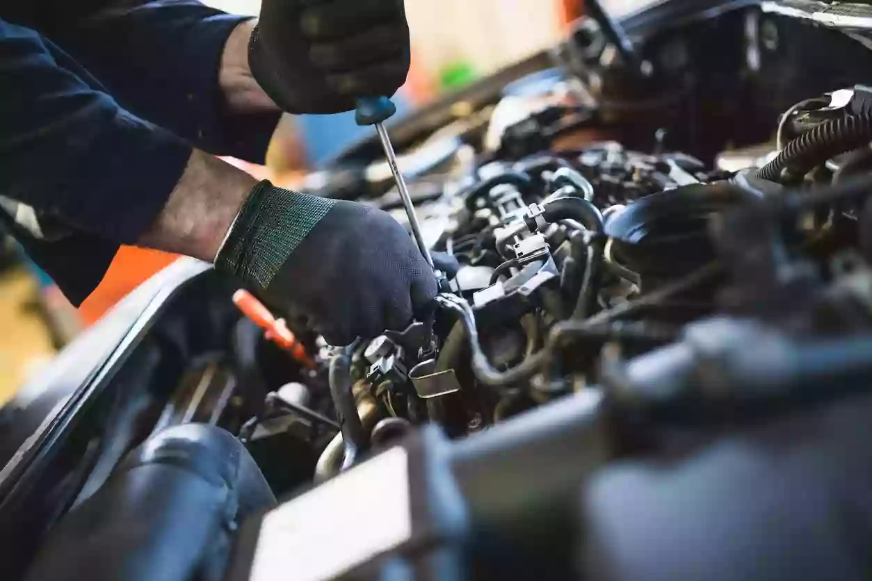 LAZ AUTOMOTIVE & TRANSMISSION REPAIR