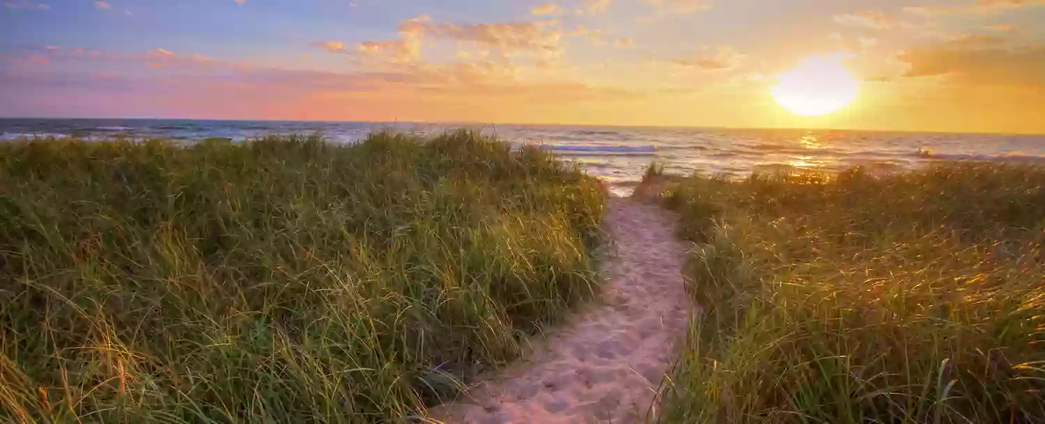 IOP Escapes Sea Cabins - Oceanfront Condos with Private Fishing Pier