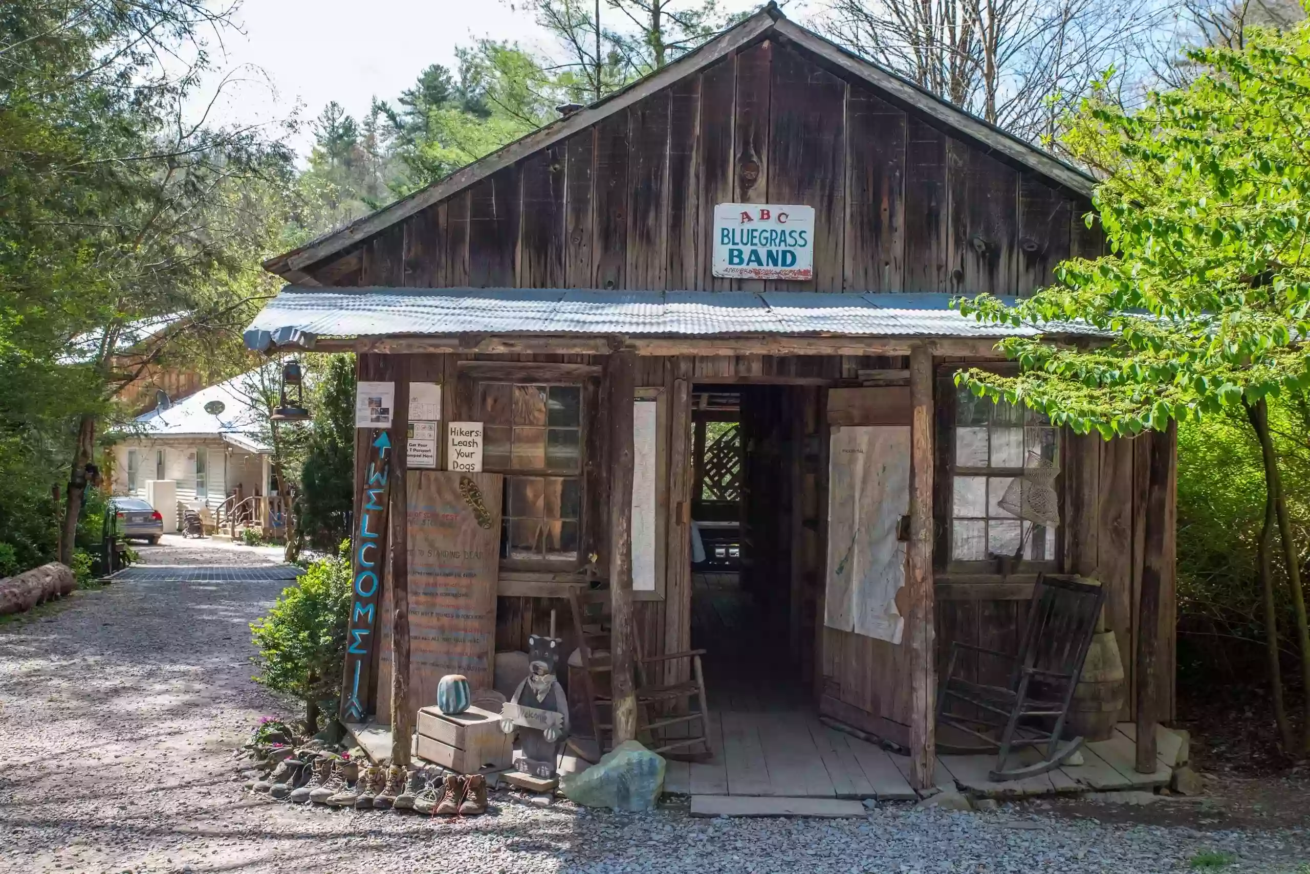 Standing Bear Farm/Hostel