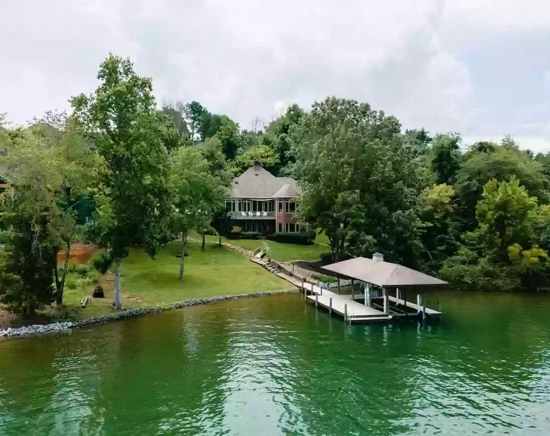 Tellico Village Lakefront Pet Friendly Rental