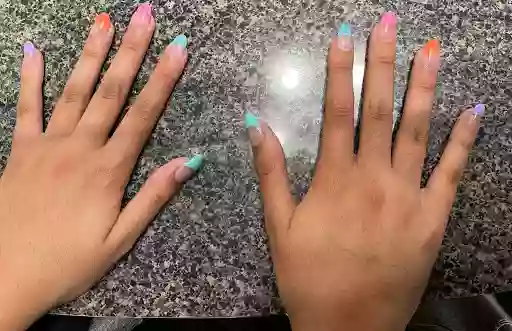 Family Nails