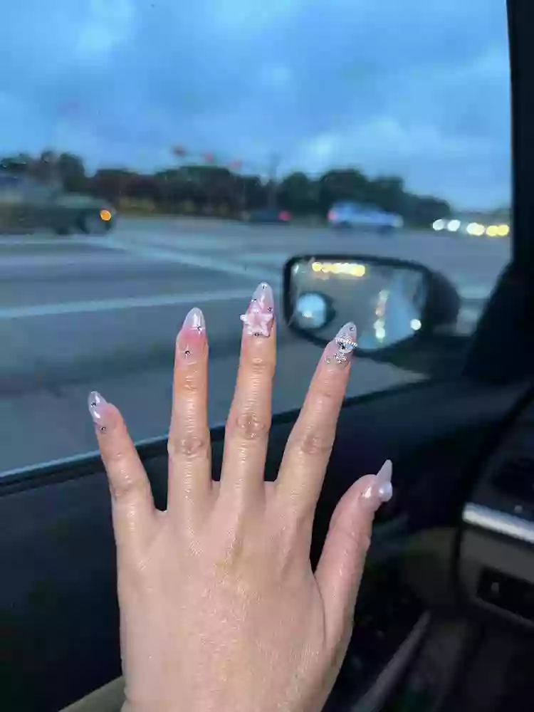 LV Nails & Spa