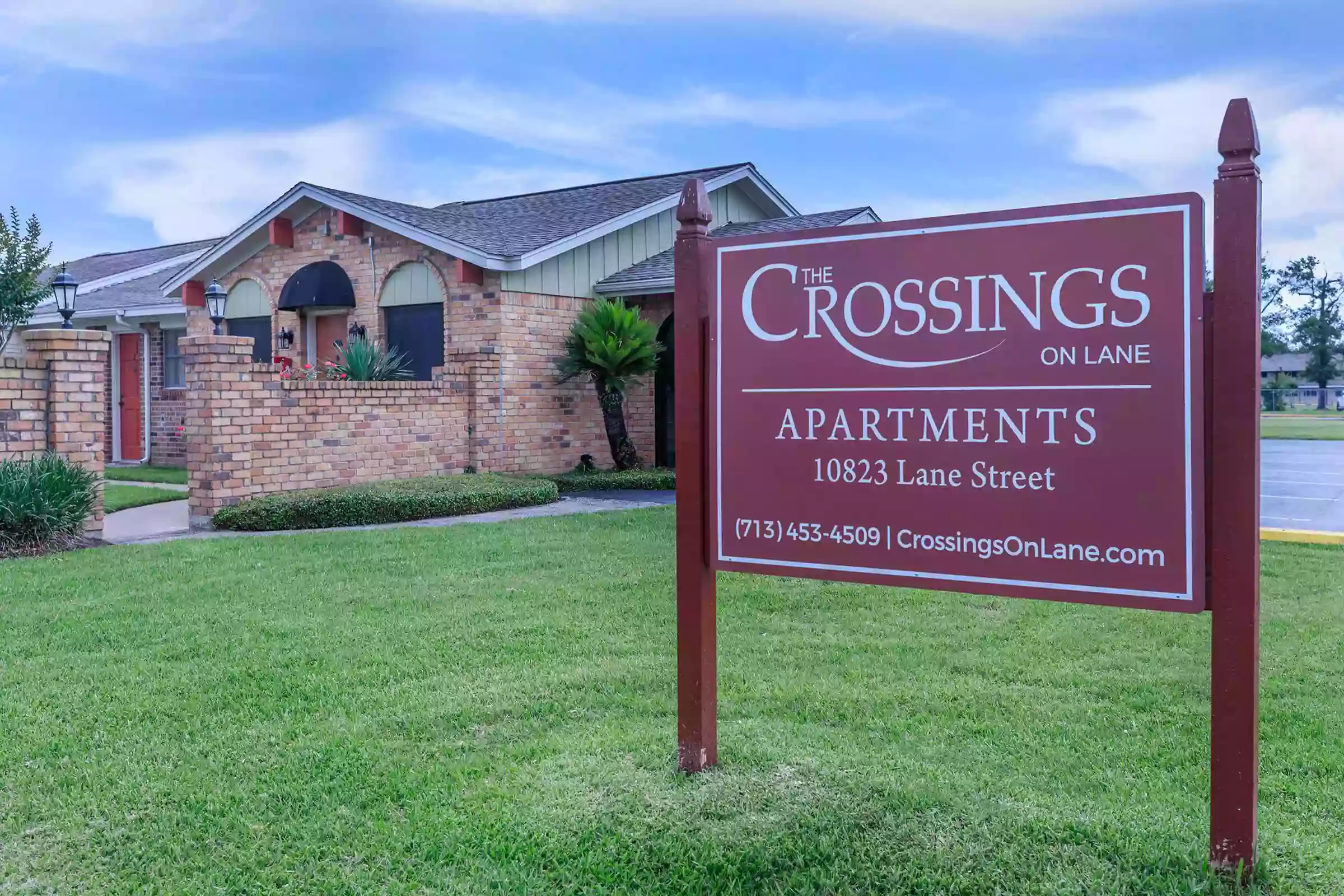 Crossings on Lane Apartments