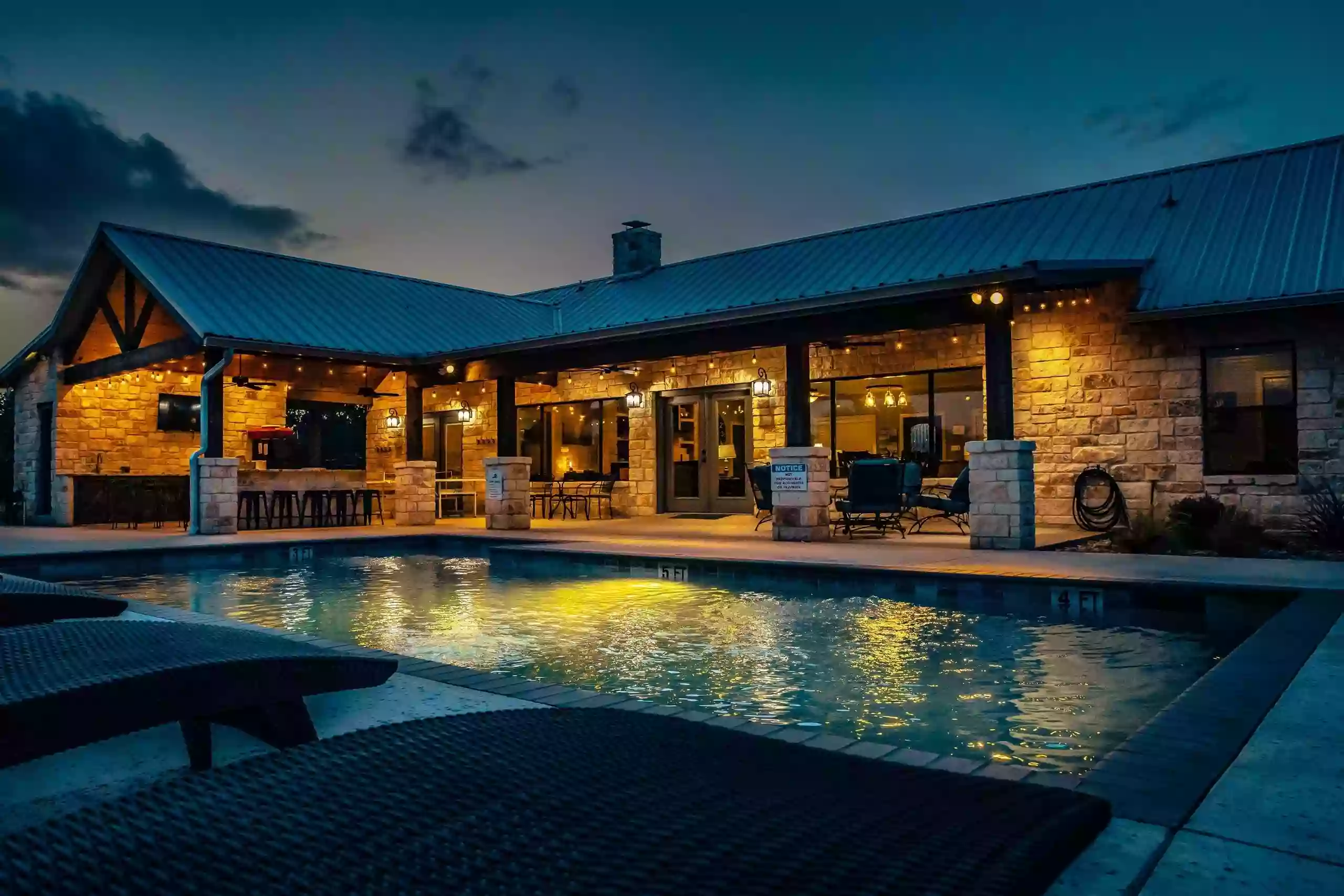 Vacation Concan Rentals - Luxe Lodges at The Frio River with Private Pools (Heated Pool Optional)