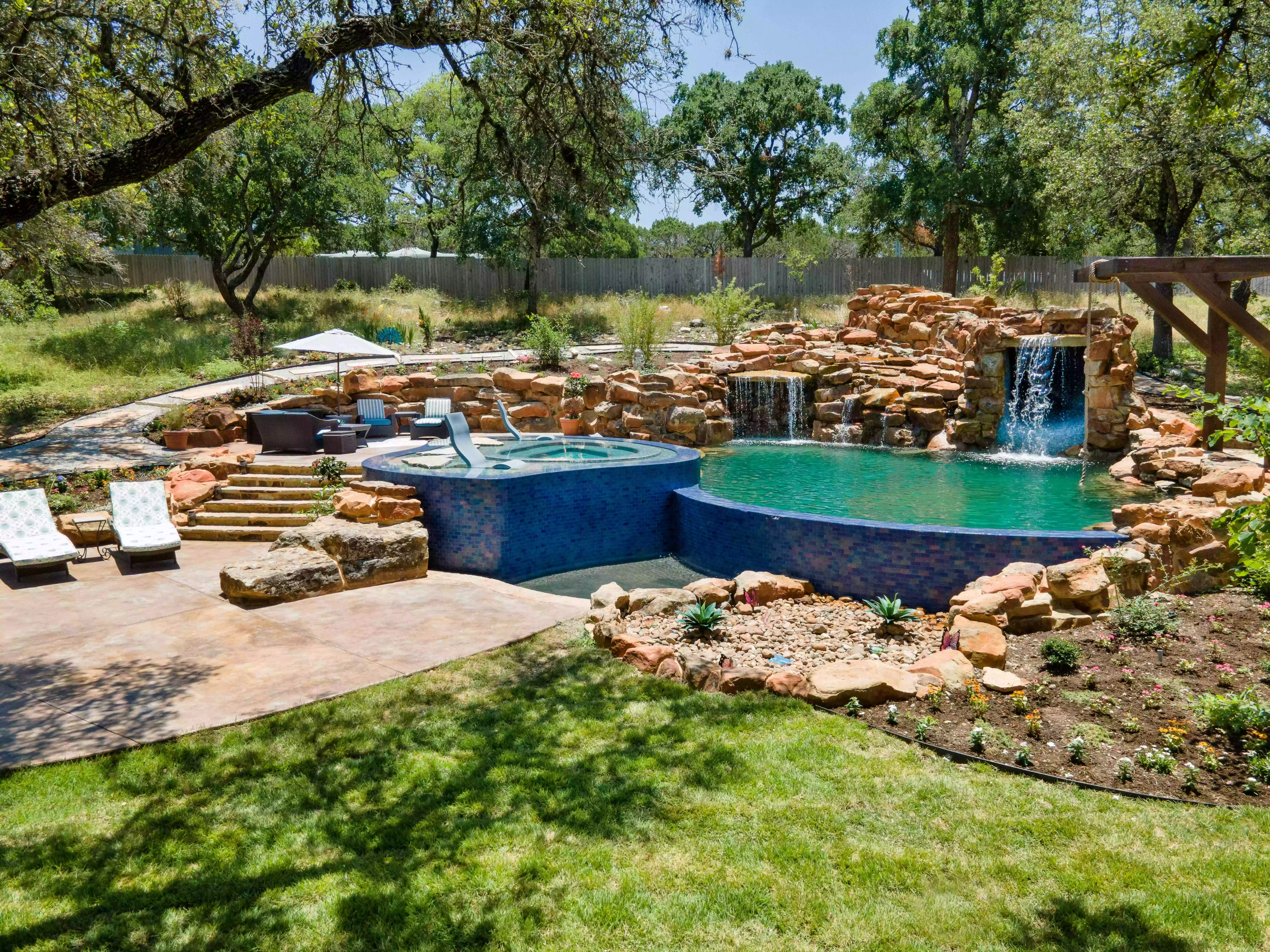 Swimply-Resort Style Pool and Spa in Dripping Springs to rent by the hour