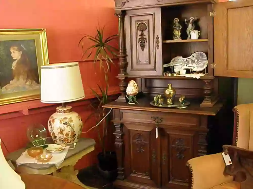 Bluebonnet Hill Estates & Antiques