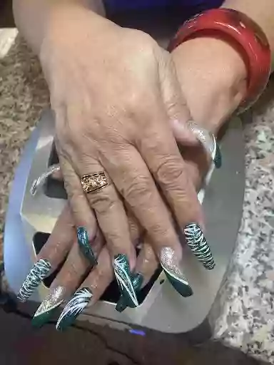 Super Nails