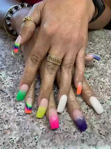 Golden Nails Salon