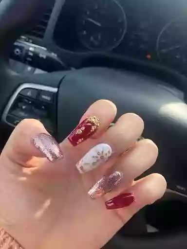 Hollywood Nails