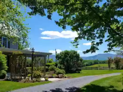 Piney Hill Bed & Breakfast and Cottages