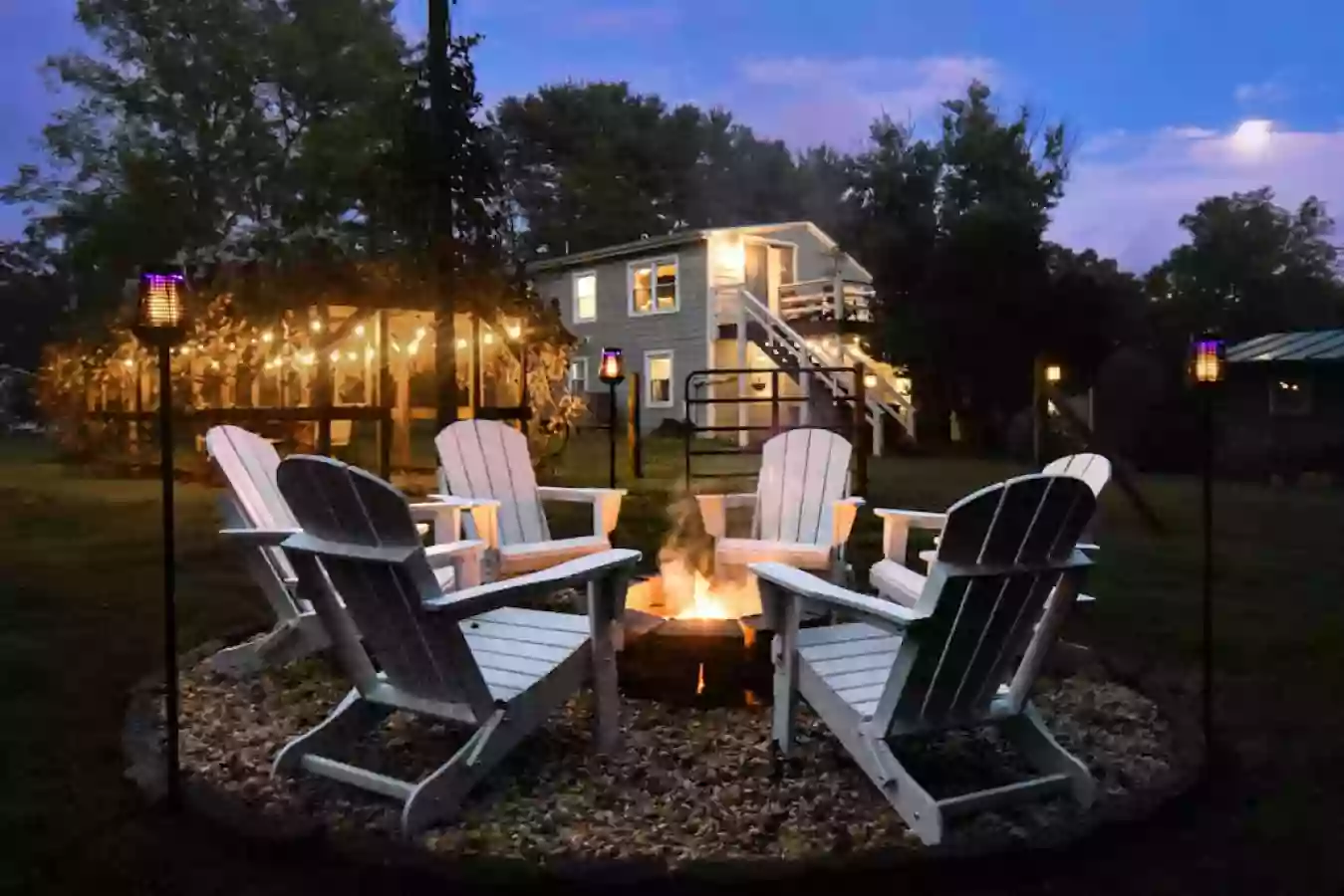 Moonflower Cottage | HOT TUB | FIREPIT | FAST WI-FI | BASKETBALL COURT