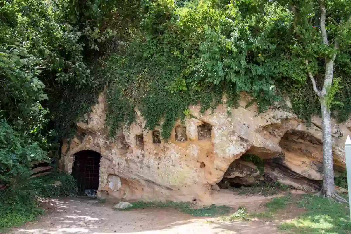 Cornwallis' Cave