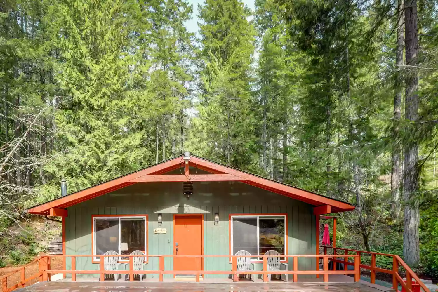 Hiker's Retreat at Lake Cushman