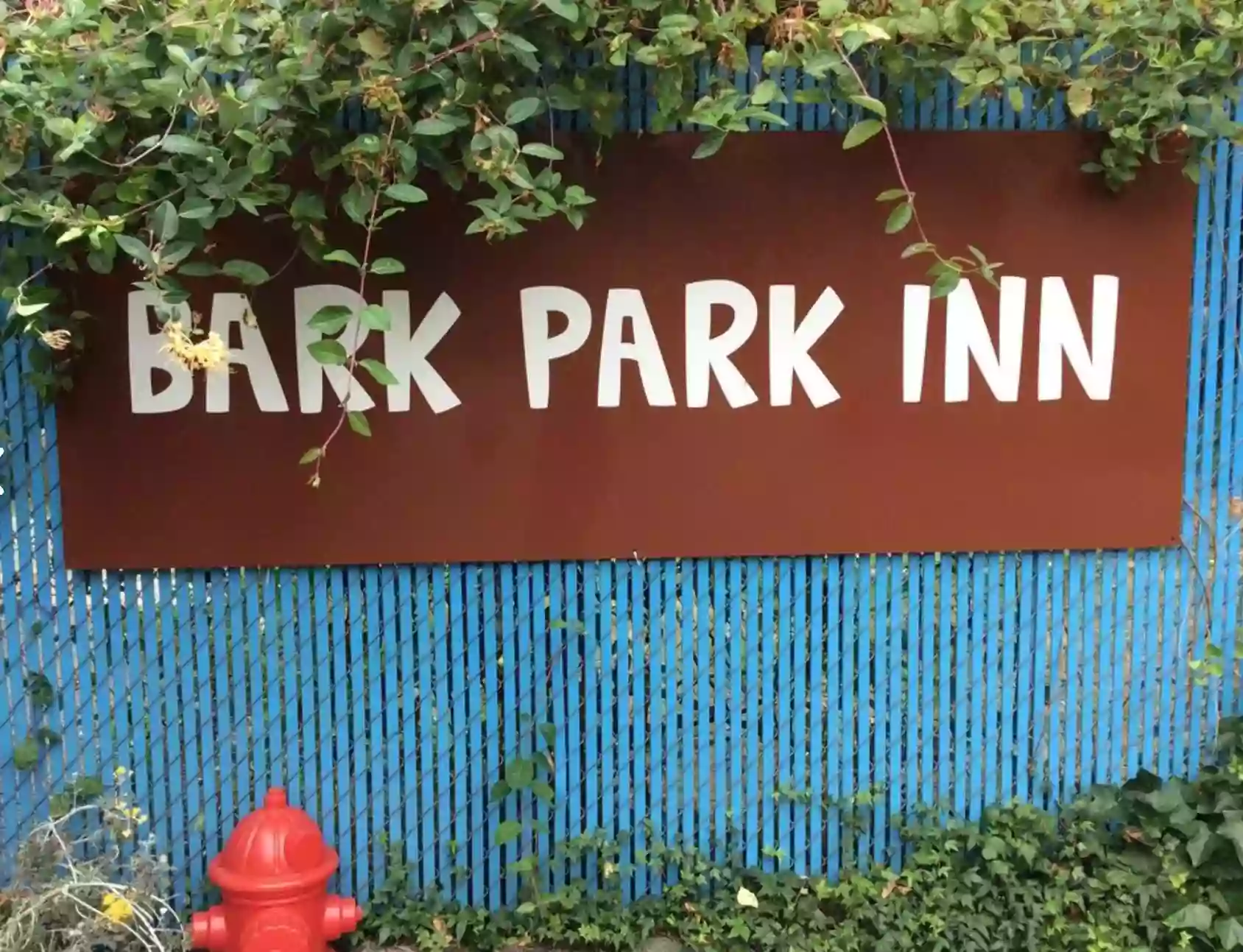 Bark Park Inn | Dog & Cat Boarding