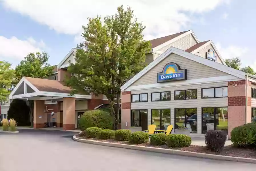 Days Inn & Suites by Wyndham Madison