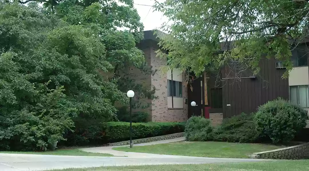 Oklahoma Manor Apartments