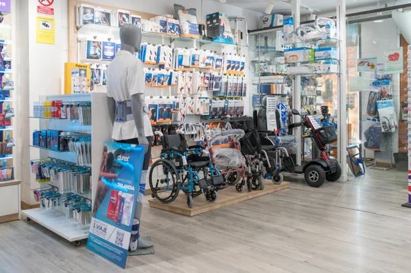 Foto de Farmacia La Vega 24 horas - Av. Olímpica, 26 10, Alcobendas, Madrid, España