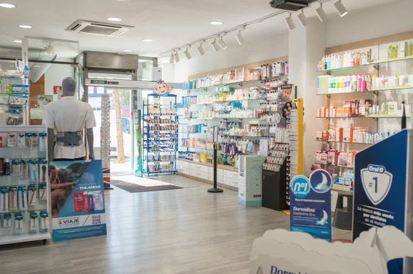 Foto de Farmacia La Vega 24 horas - Av. Olímpica, 26 10, Alcobendas, Madrid, España